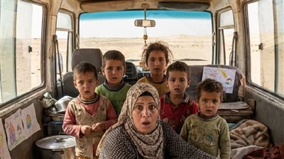 امرأة عاشت في عربية مهجورة
