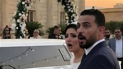 زوجته السابقة حضرت زفافه لكن ما فعلته جعل الجميع يصفق لها